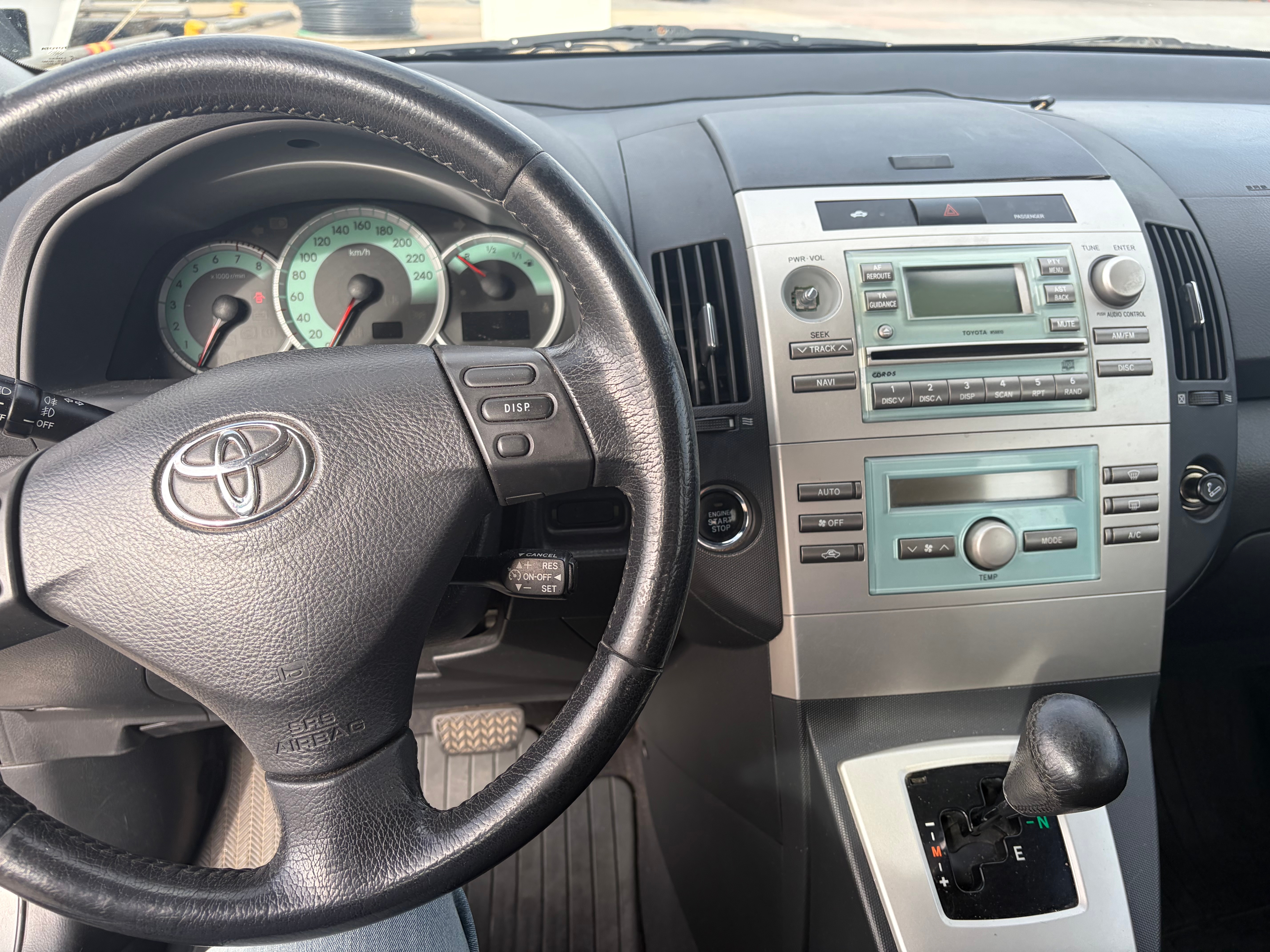 Toyota Corolla Verso 1.8 VVT-i MultiMode 2004, photo 6/6