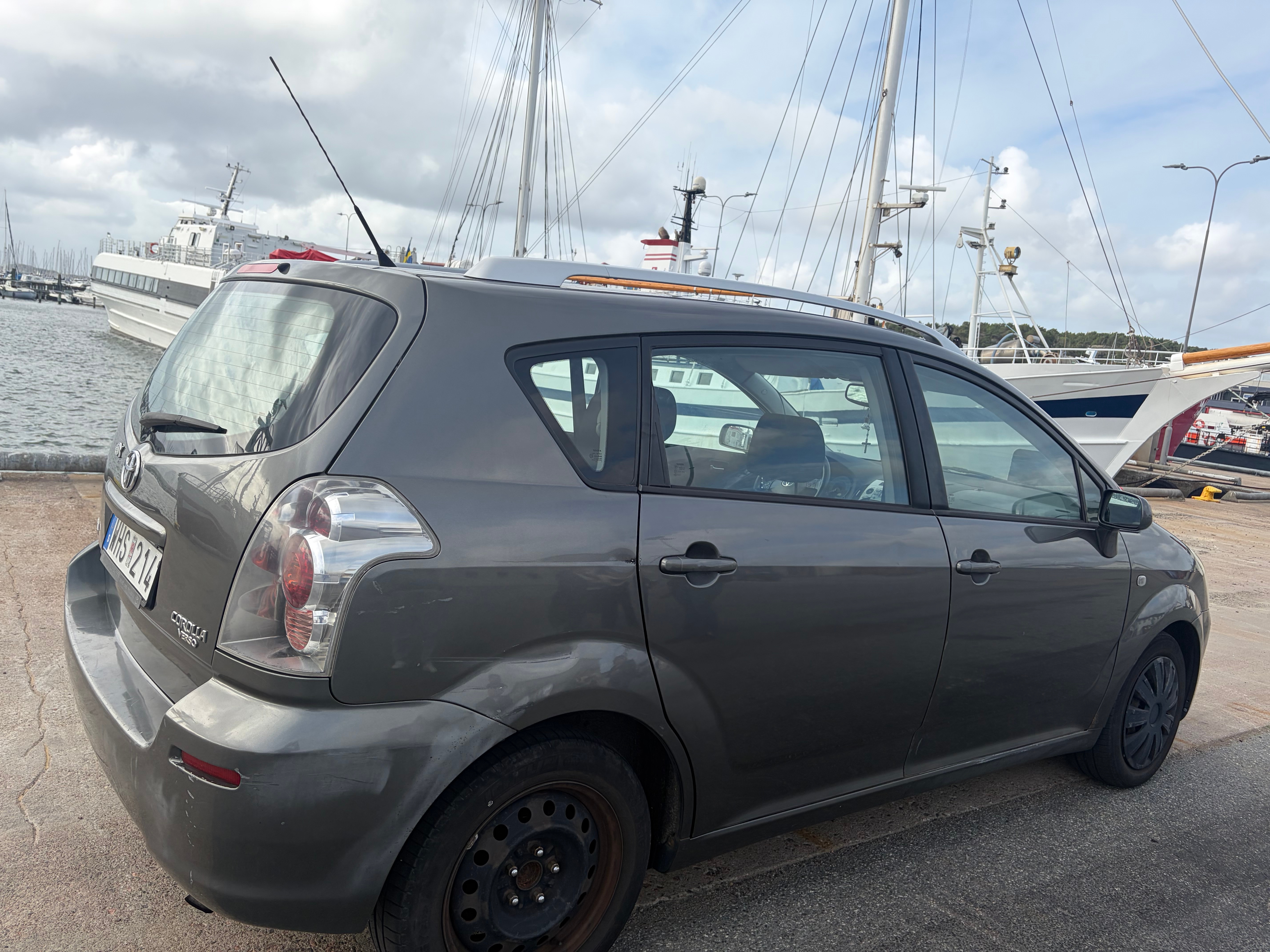 Toyota Corolla Verso 1.8 VVT-i MultiMode 2004, photo 3/6