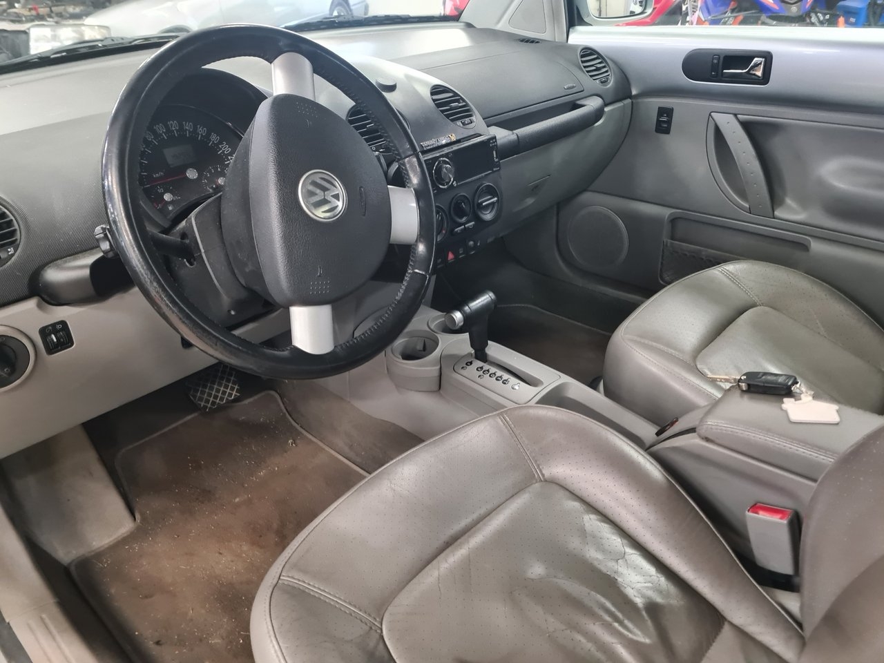 Volkswagen New Beetle 2003, kuva 4/5