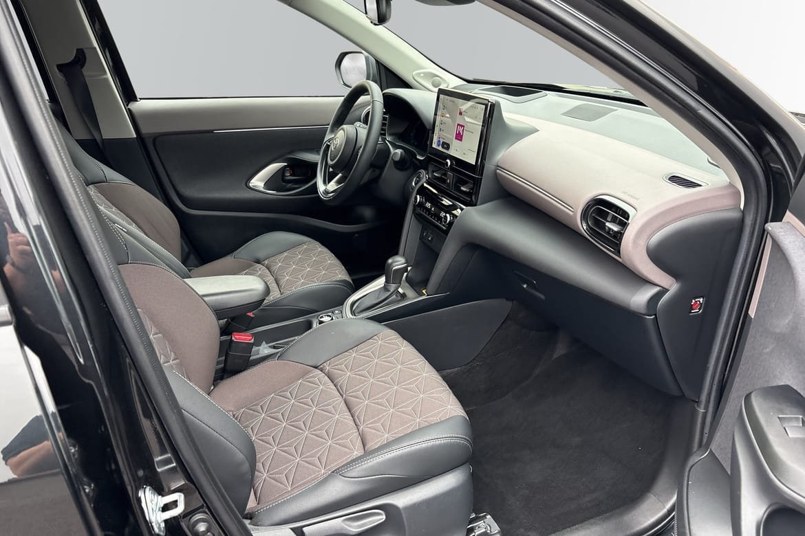 Toyota Yaris Cross Style 130 AWD 2025, bild 7/10
