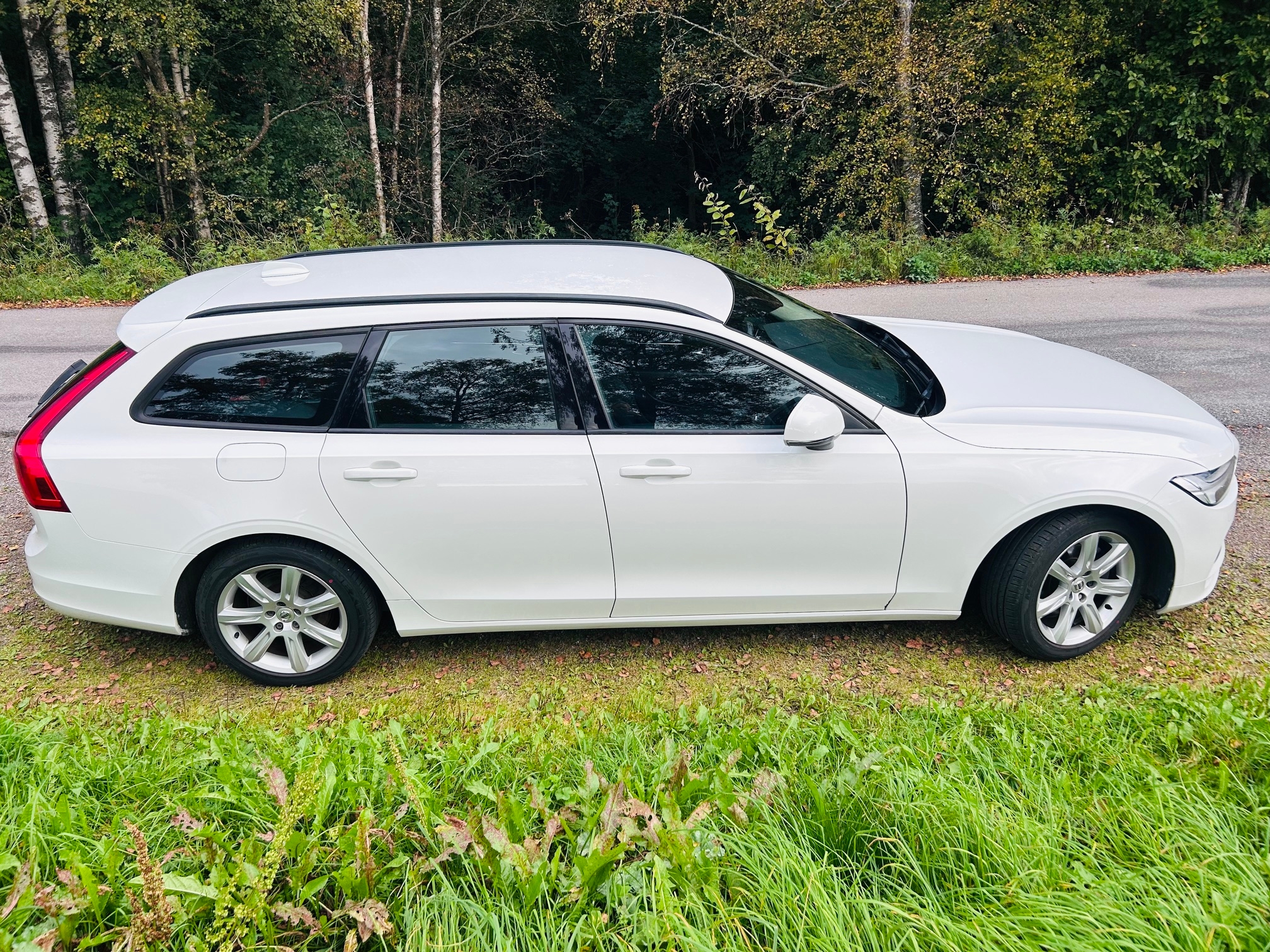 Volvo V90 D3 AWD Geartronic 2018, bild 2/10