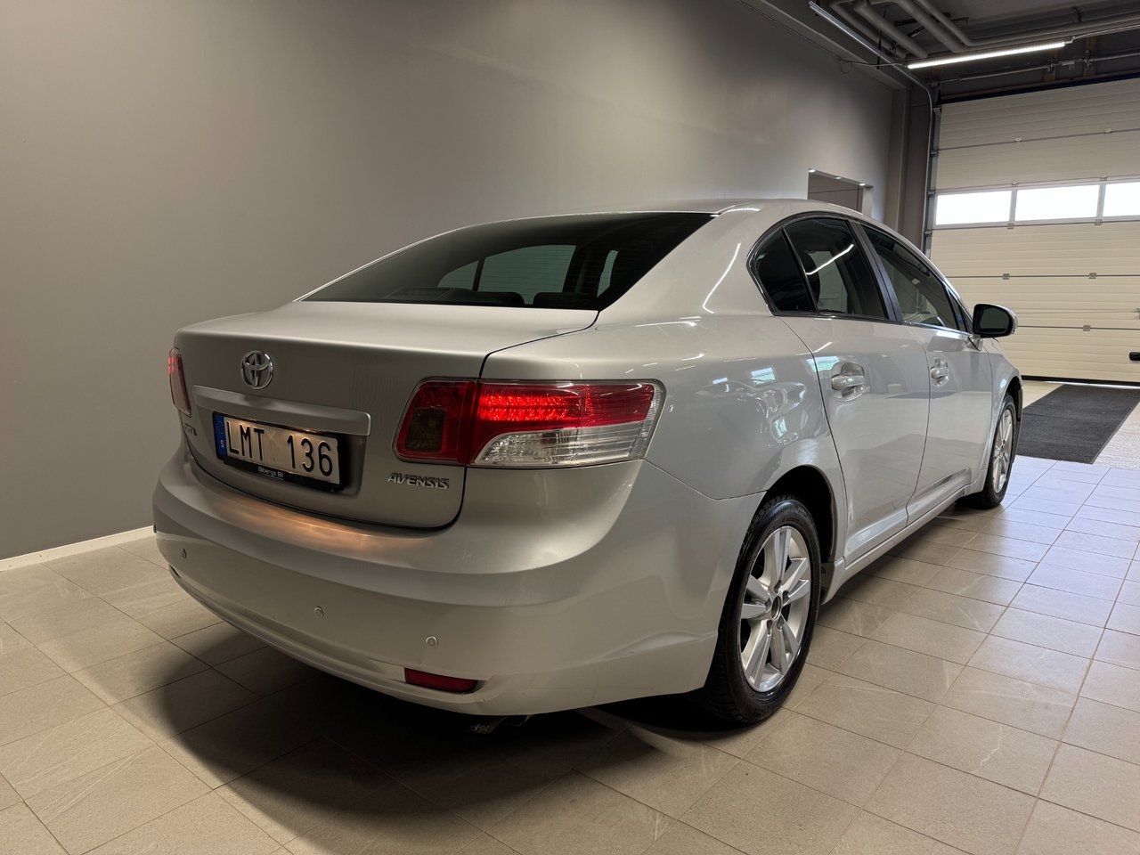 Toyota Avensis 2009, bild 2/10