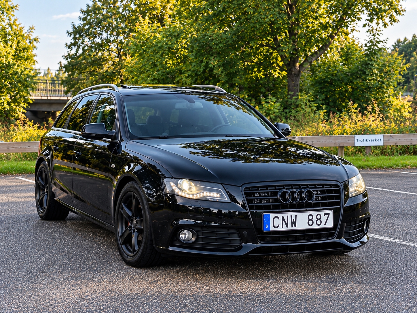 Audi A4 Avant 2.0 TDI DPF Multitronic 2011, bild 2/2