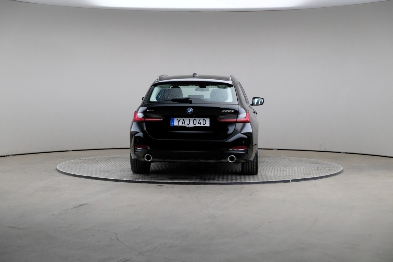 BMW 330 e 3 xDrive Touring 292hk Drag 2023, bild 5/10