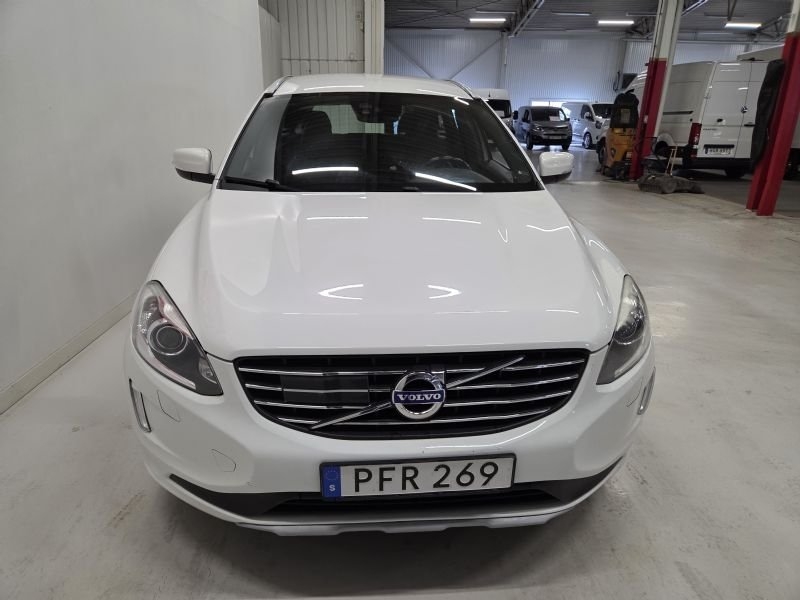 Volvo XC60 D4 Summum Automat 4x4 190 Hk 2017, bild 2/10