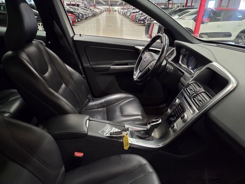 Volvo XC60 D4 Summum Automat 4x4 190 Hk 2017, bild 4/10