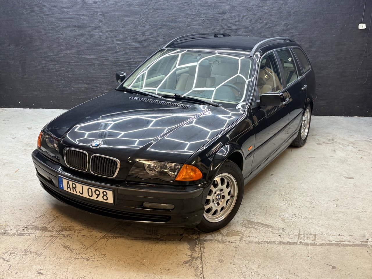 BMW 318 i Touring Euro 3 2001, photo 2/10