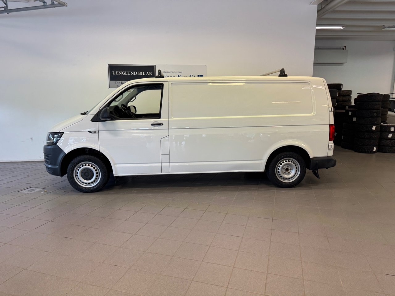 Volkswagen Transporter 2018, photo 2/10