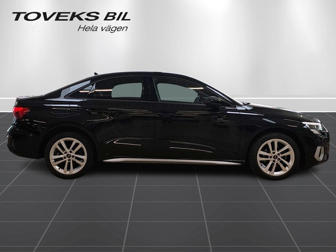 Audi A3 35 TFSI 150 hk ADVANCED 2024, bild 2/18