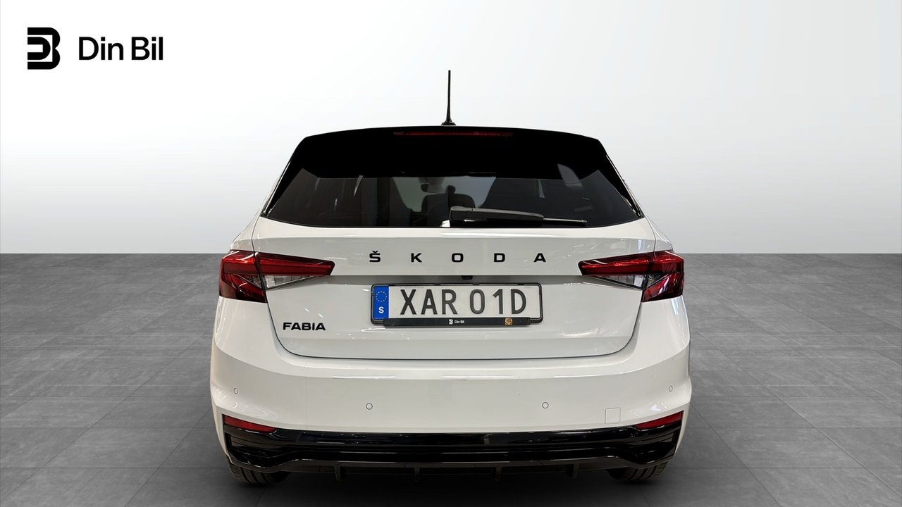 Skoda Fabia Monte Carlo 1,0 TSI DSG 2023, bild 5/10