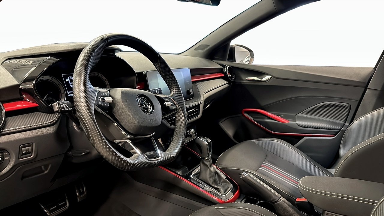 Skoda Fabia Monte Carlo 1,0 TSI DSG 2023, bild 7/10