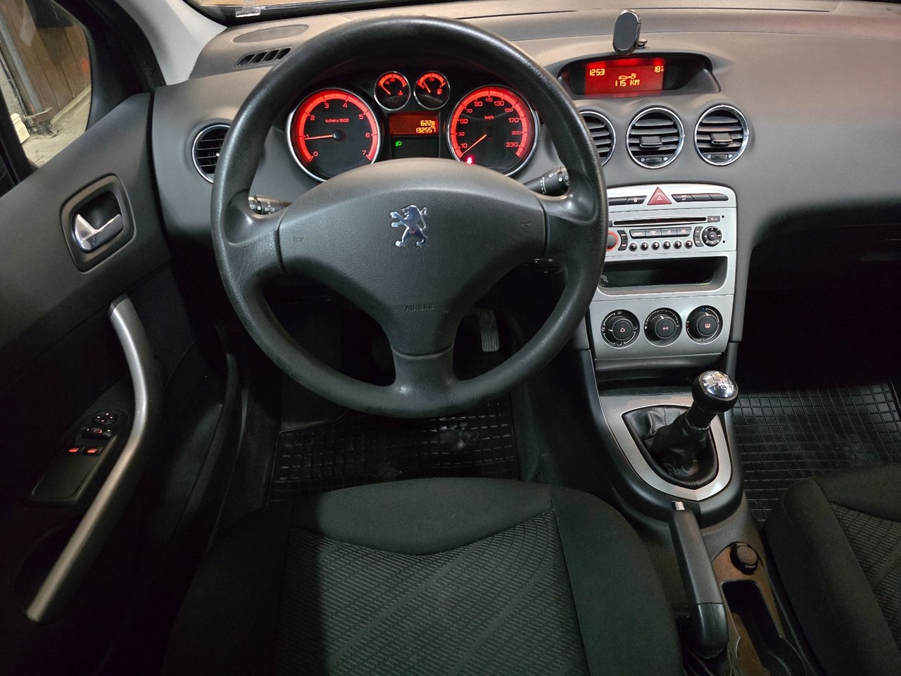 Peugeot 308 2010, bild 7/8