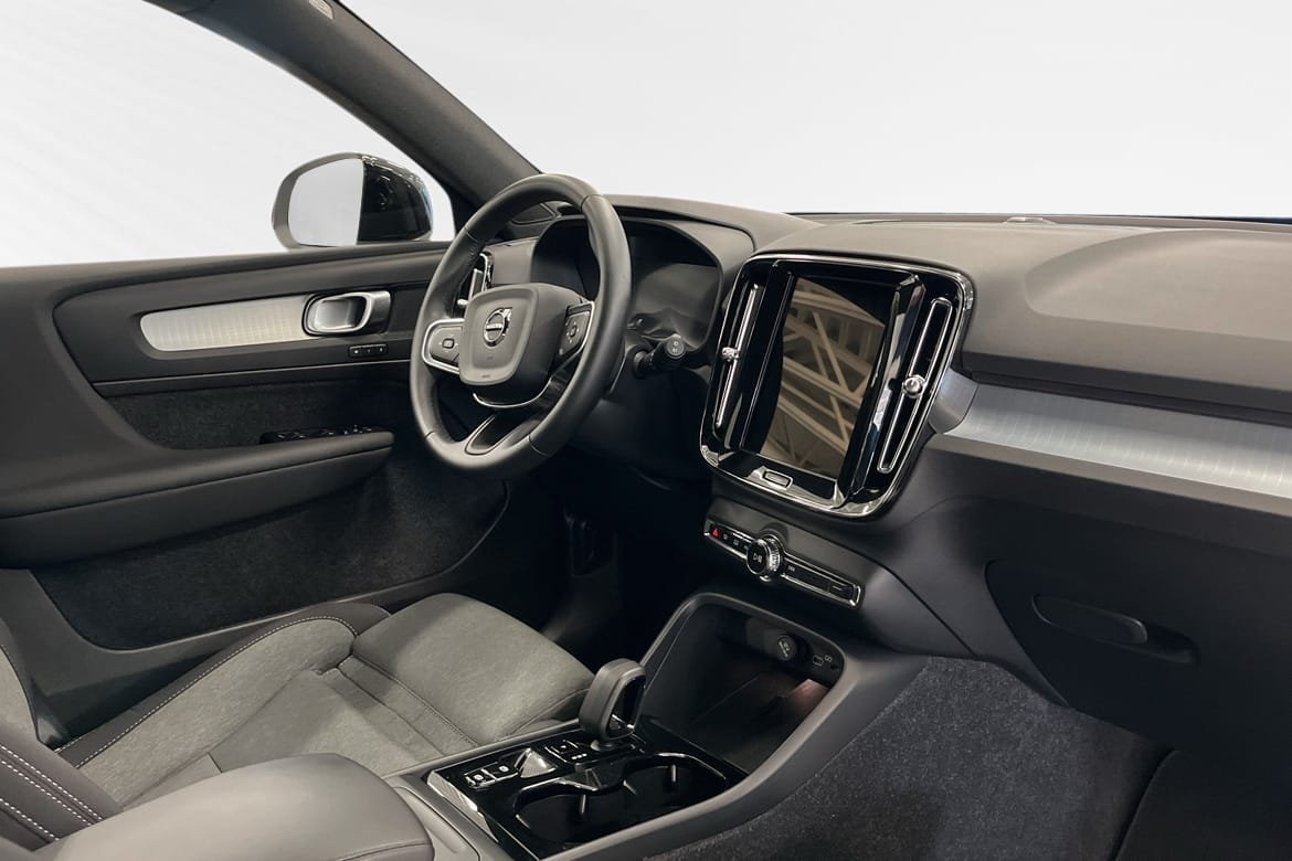 Volvo XC40 B4 FWD Bensin Plus Dark 2025, bild 6/15
