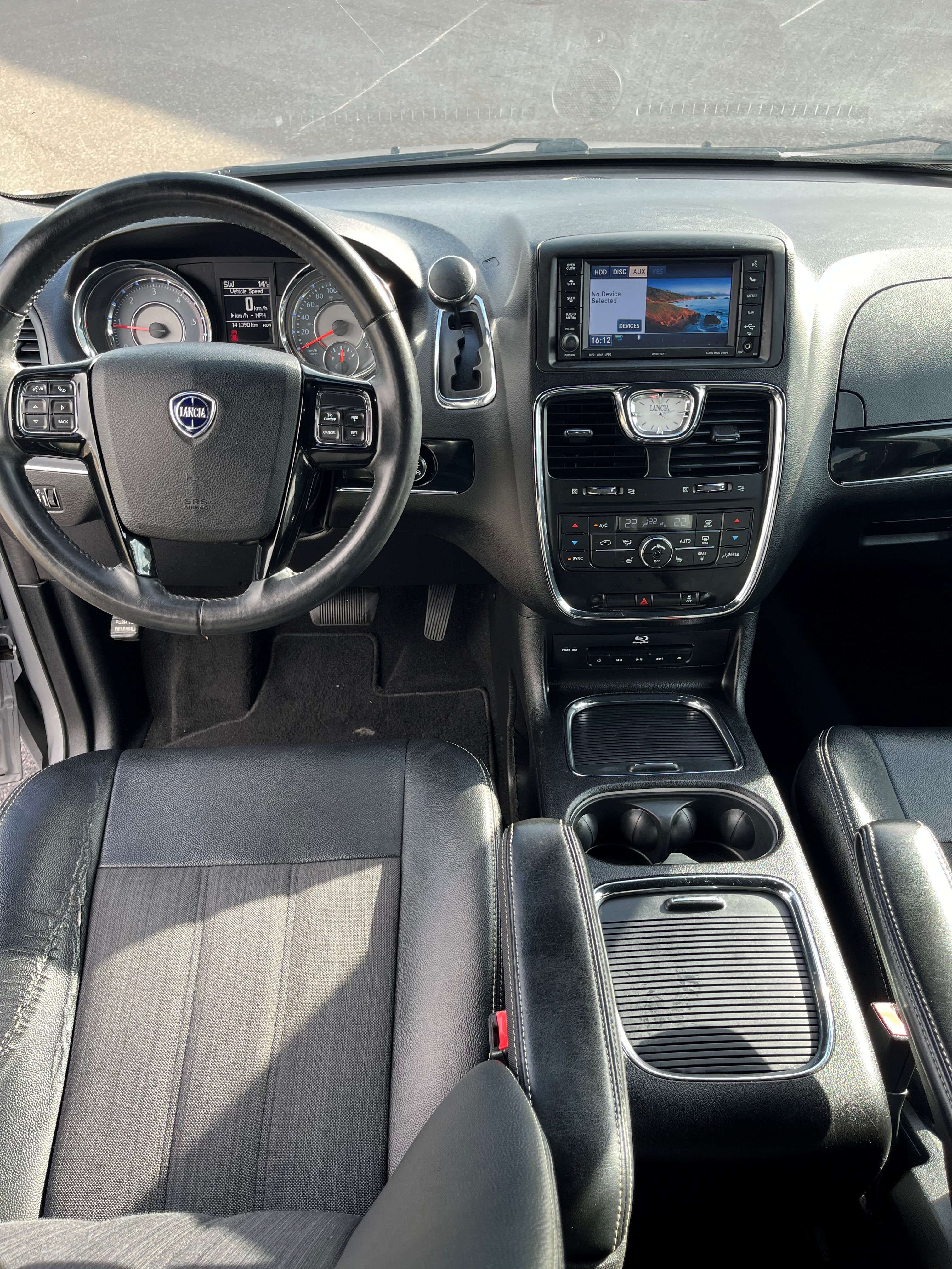 Lancia Voyager 2.8 Automatisk S Modell 2015, bild 4/11