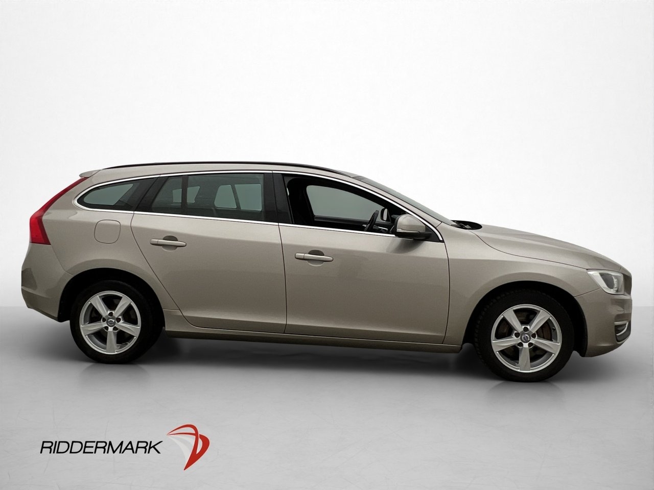 Volvo V60 2016, kuva 5/27