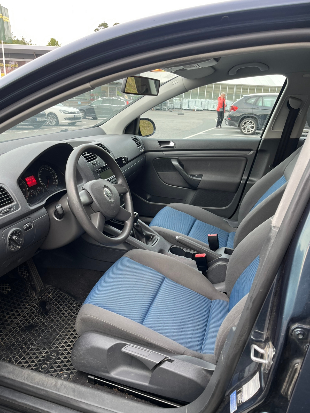 Volkswagen Golf V 5-dörrar 1.6 Manuell 2005, bild 4/8