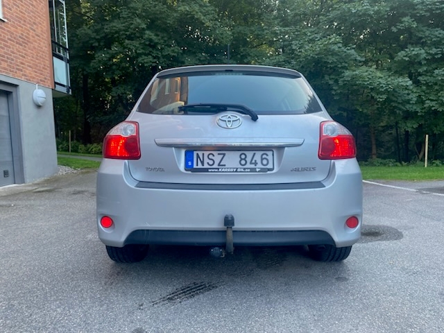 Toyota Auris 5-dörrar 1.4 D-4D Manuell 2011, bild 2/9
