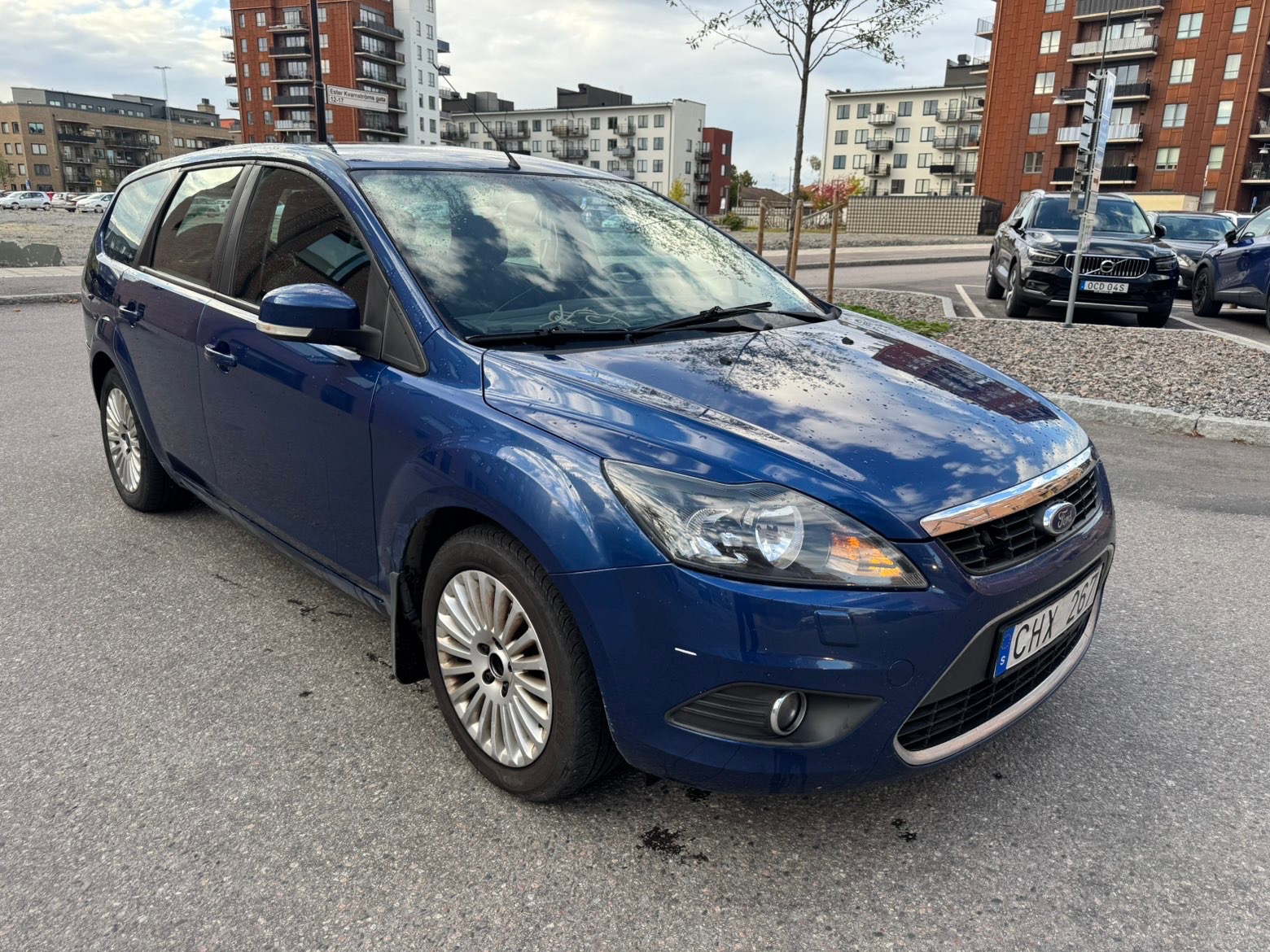 Ford Focus Kombi 1.8 Flexifuel Manuell 2009, kuva 2/6