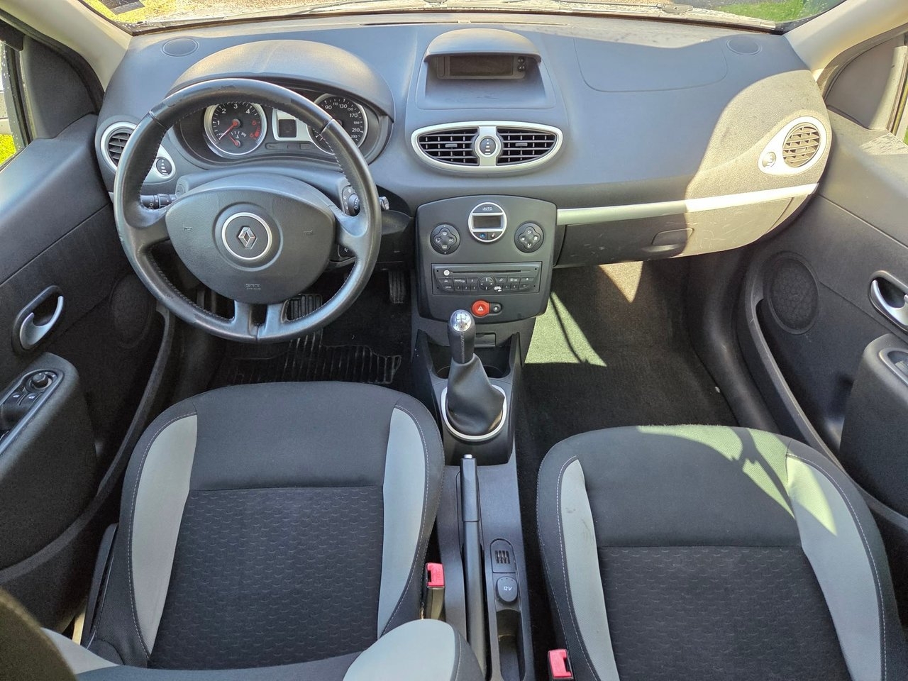 Renault Clio 2011, kuva 7/9