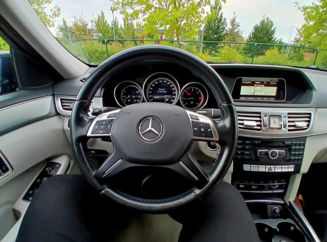 Mercedes-Benz E 220 BlueTEC 9G-Tronic 2015, bild 4/8