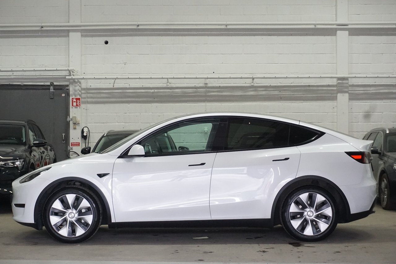 Tesla Model Y 2023, photo 3/10