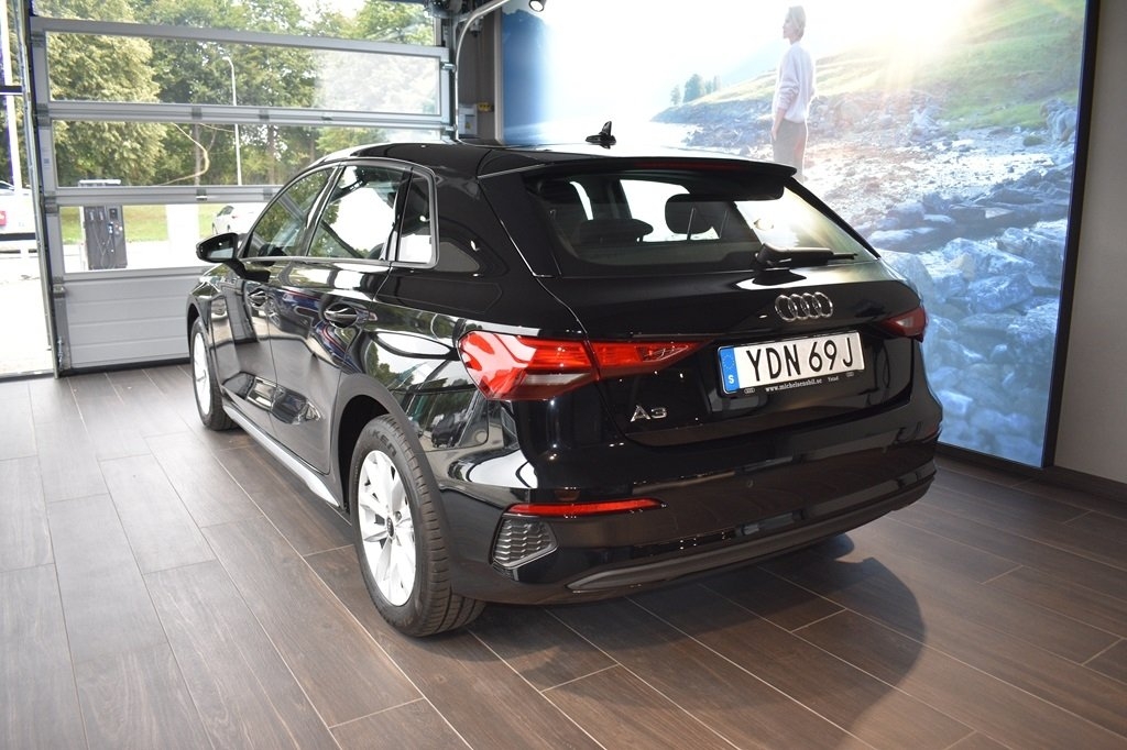 Audi A3 Sportback 35 TFSI 150 HK PROLINE 2023, kuva 2/6