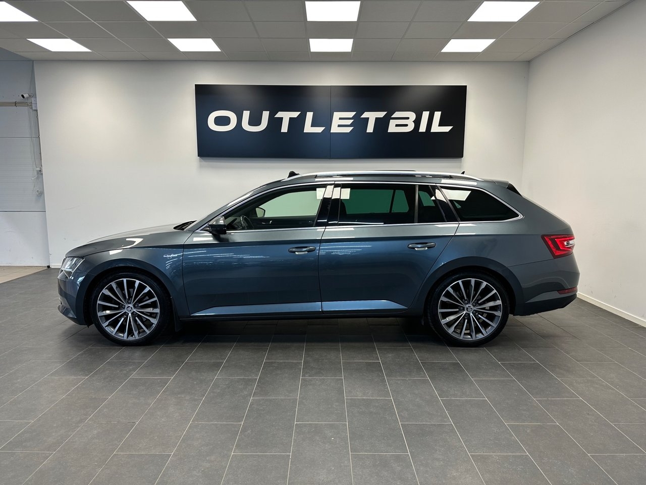 Skoda Superb 2018, kuva 2/10