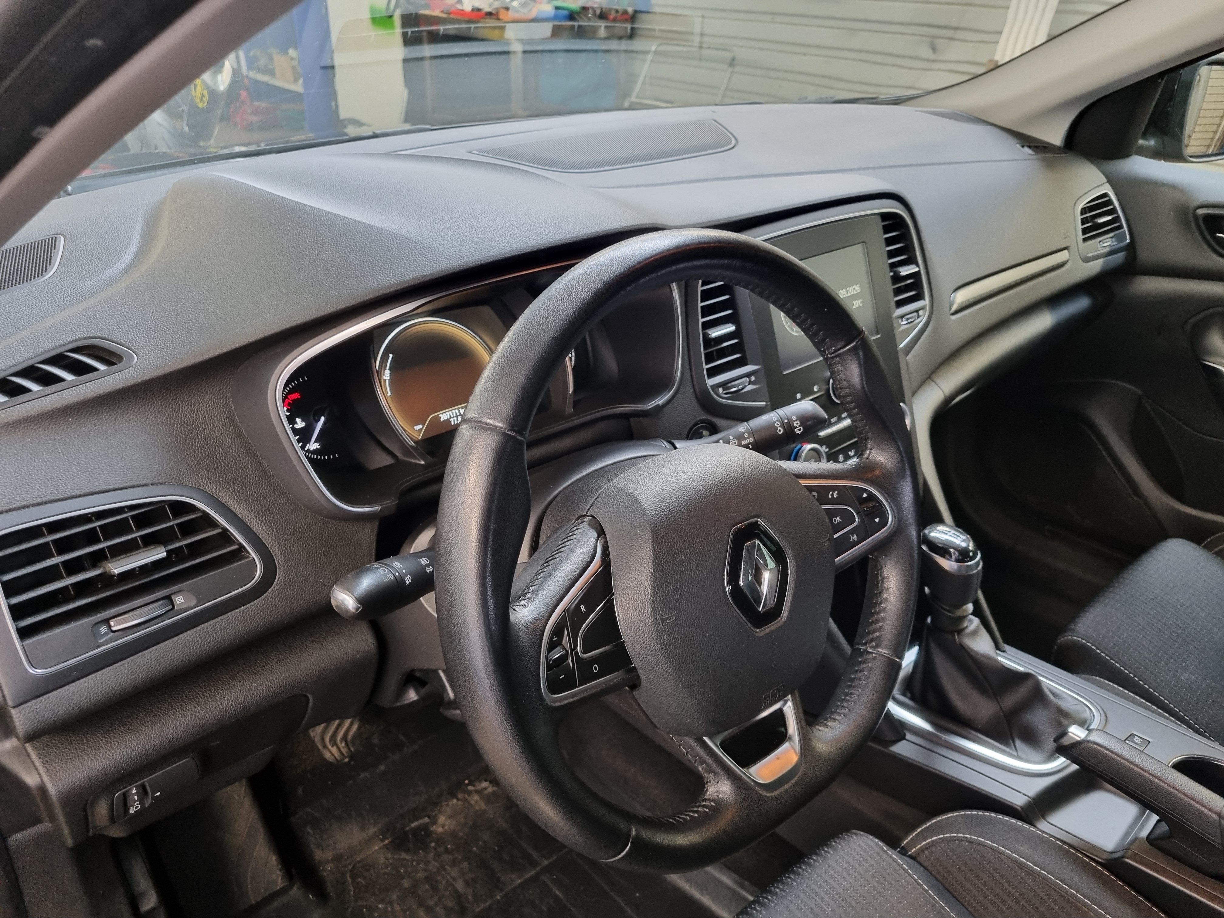 Renault Megane IV 1.5 dCi Manuell 2016, bild 7/10
