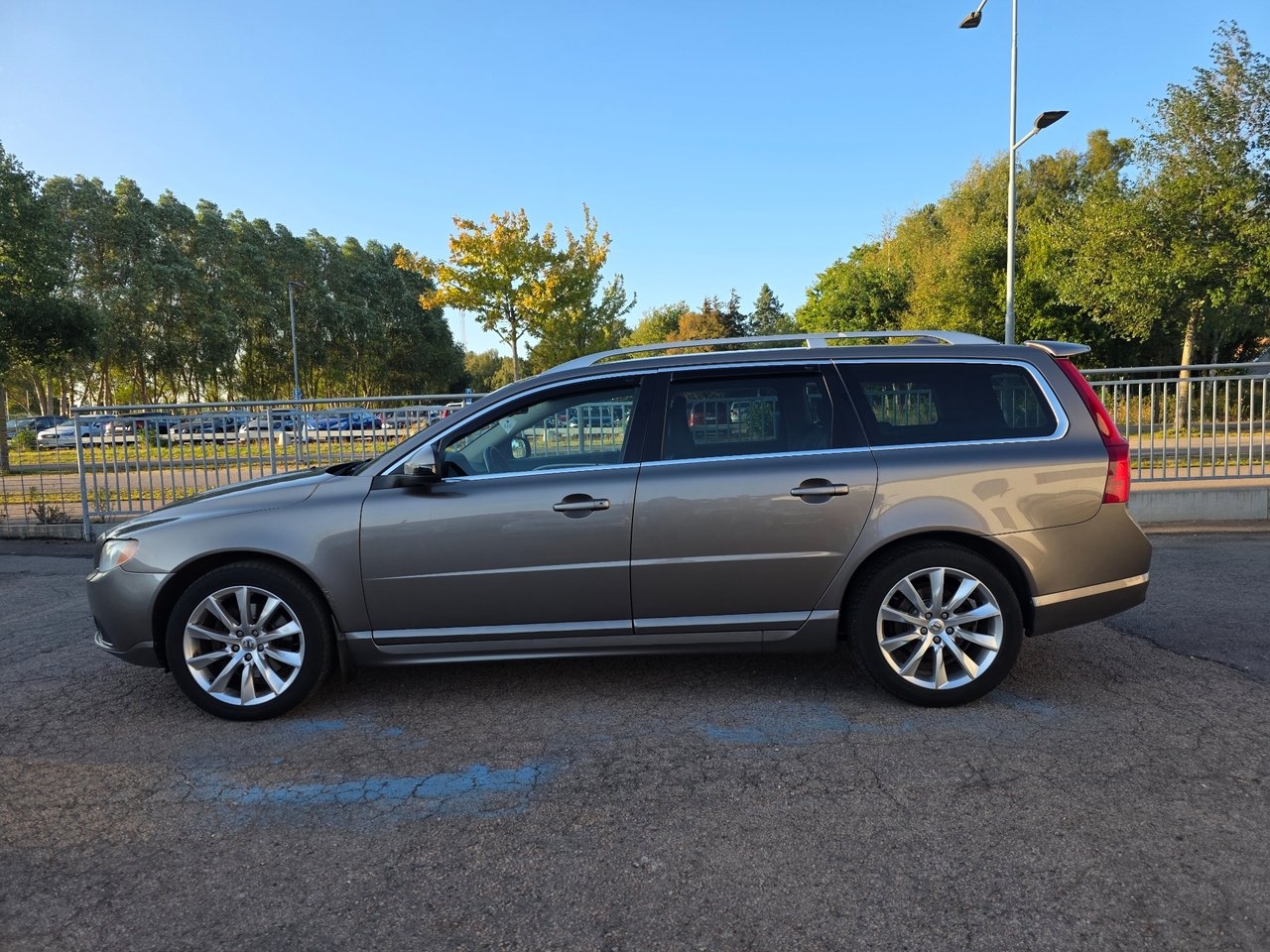 Volvo V70 2.4D Geartronic Summum 2009, bild 3/5