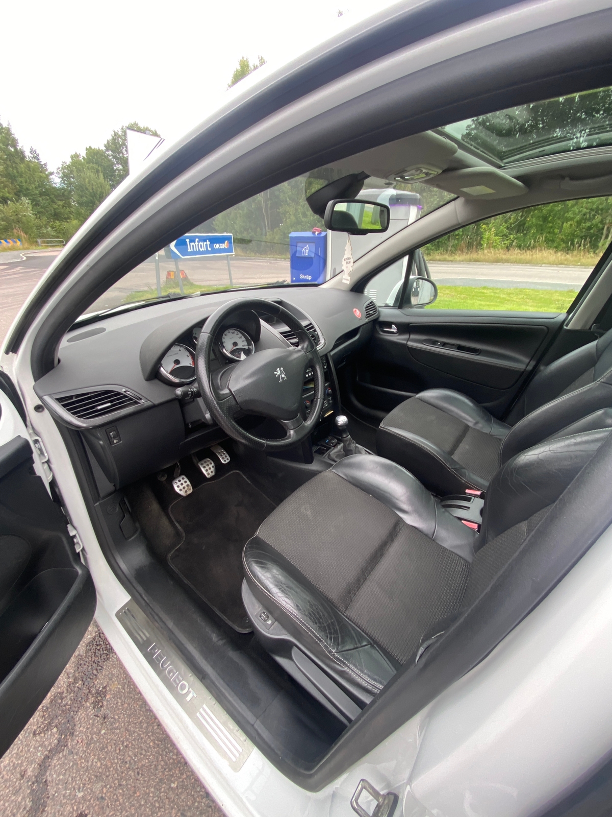 Peugeot 207 5-dörrar 1.6 HDi FAP Manuell 2007, bild 7/10