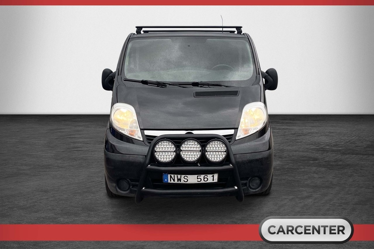 Opel Vivaro 2012, bild 2/10