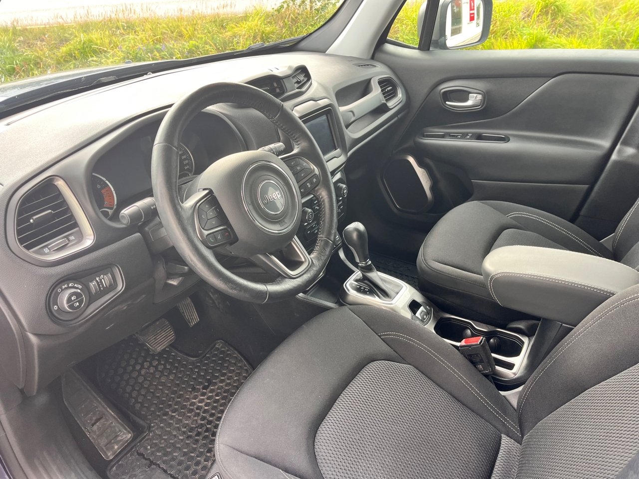 Jeep Renegade 1.3 T-GDi DDCT Automat 2019, bild 4/8