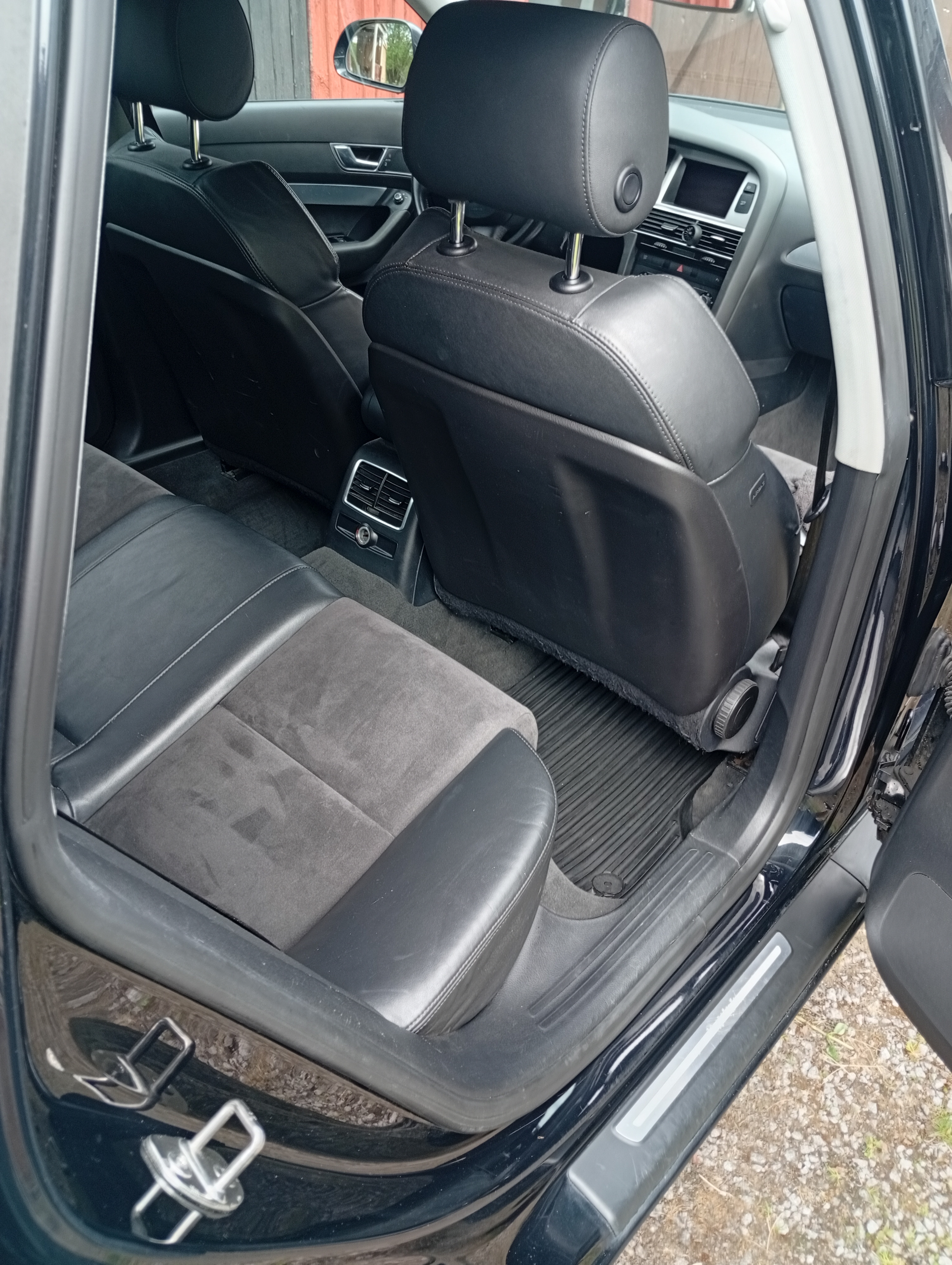 Audi A6 Avant 2.0 TDI e Manuell 2011, bild 6/10