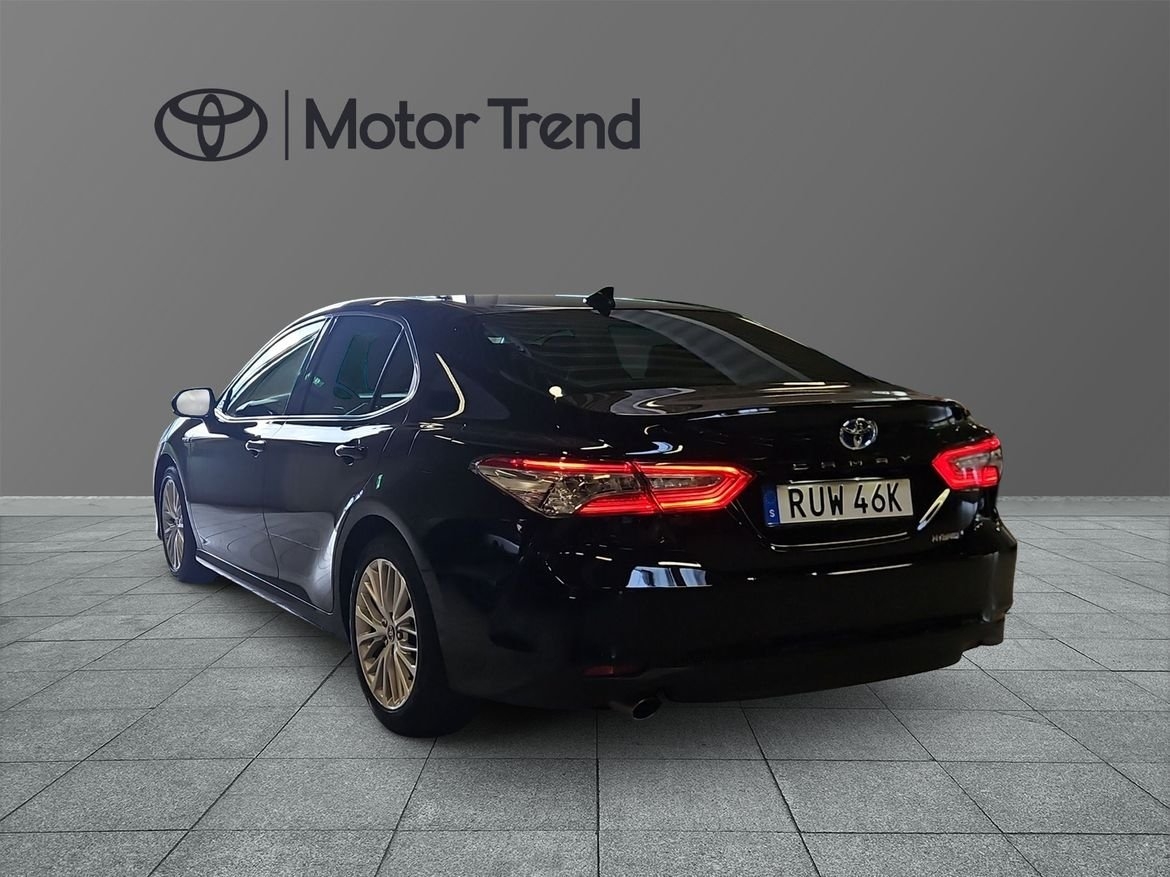 Toyota Camry 2021, photo 3/10