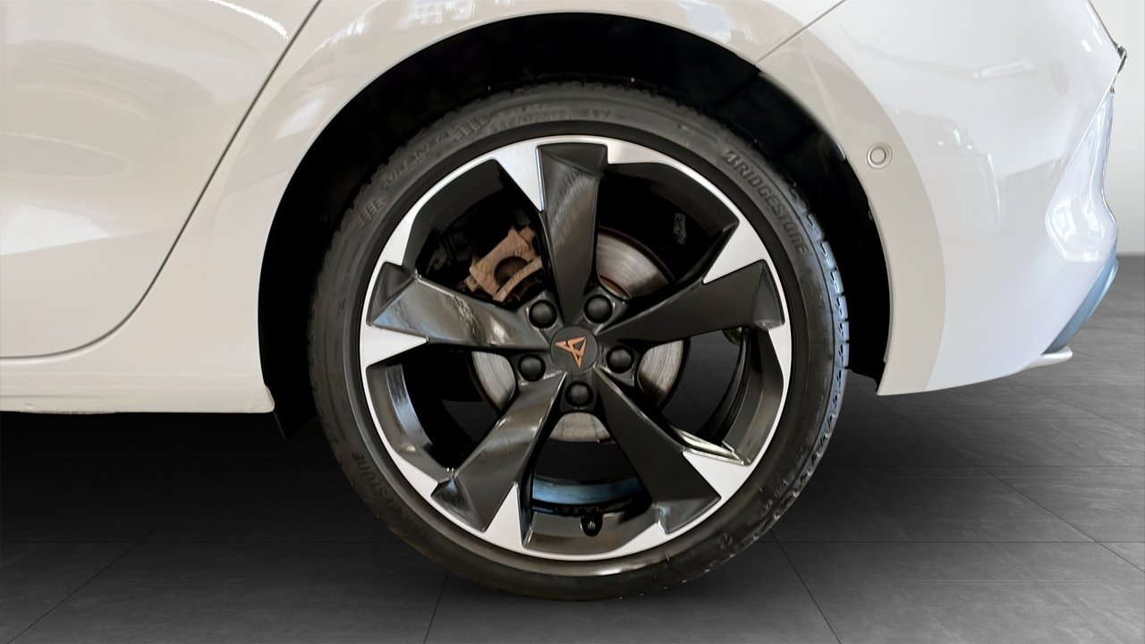 Cupra Leon 2023, photo 6/10