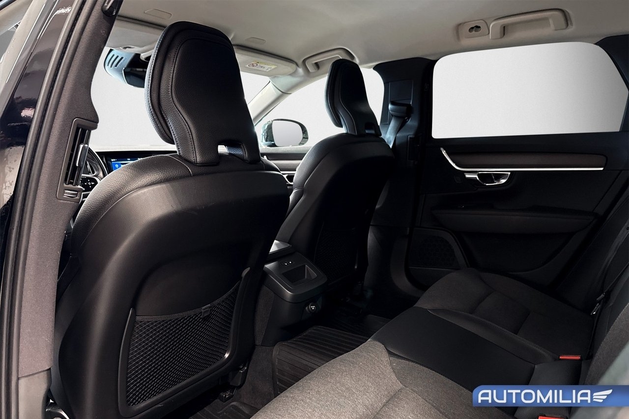 Volvo V90 Cross Country 2020, photo 6/10