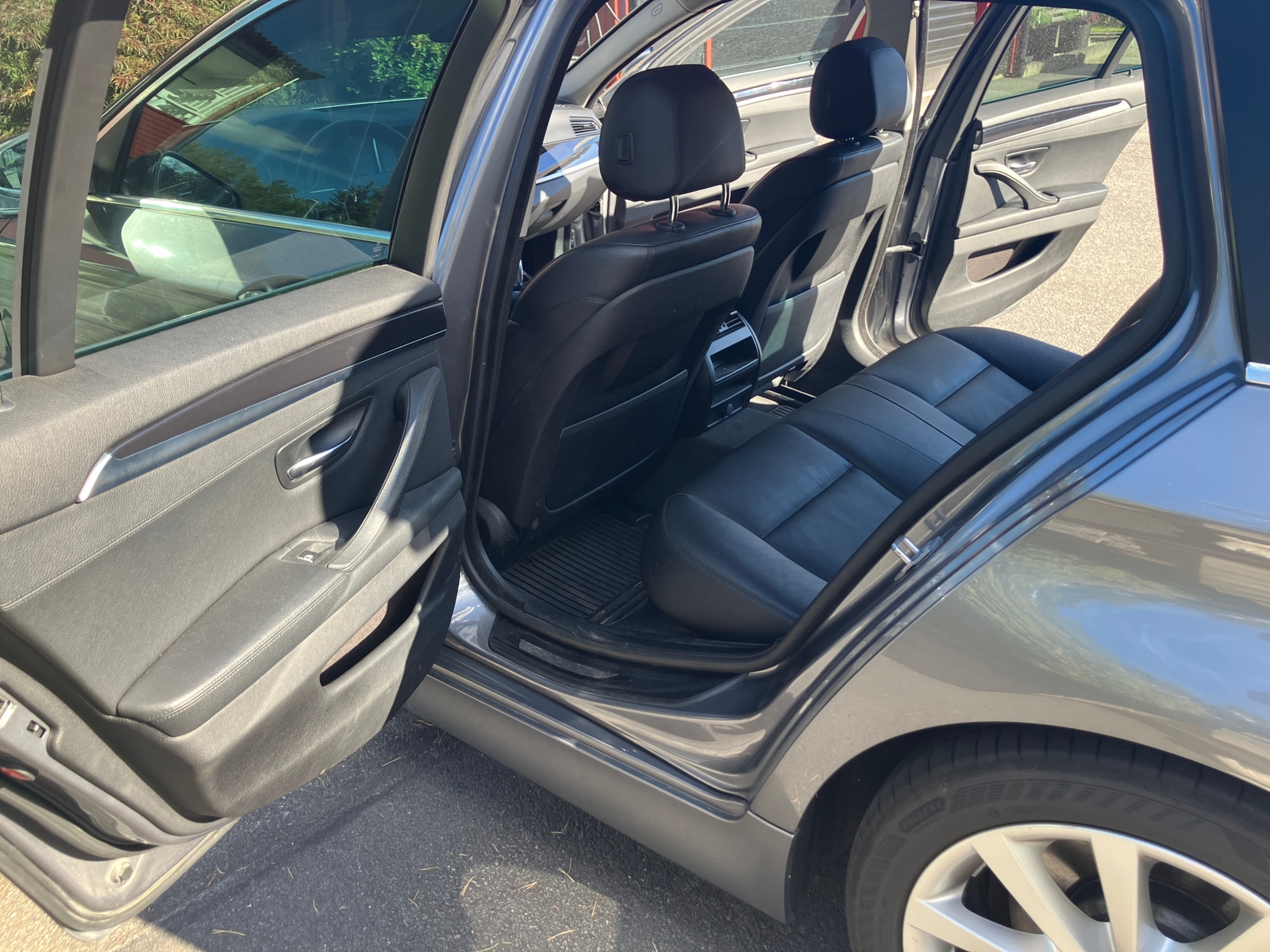 BMW 520 d xDrive Touring Steptronic 2014, photo 6/10