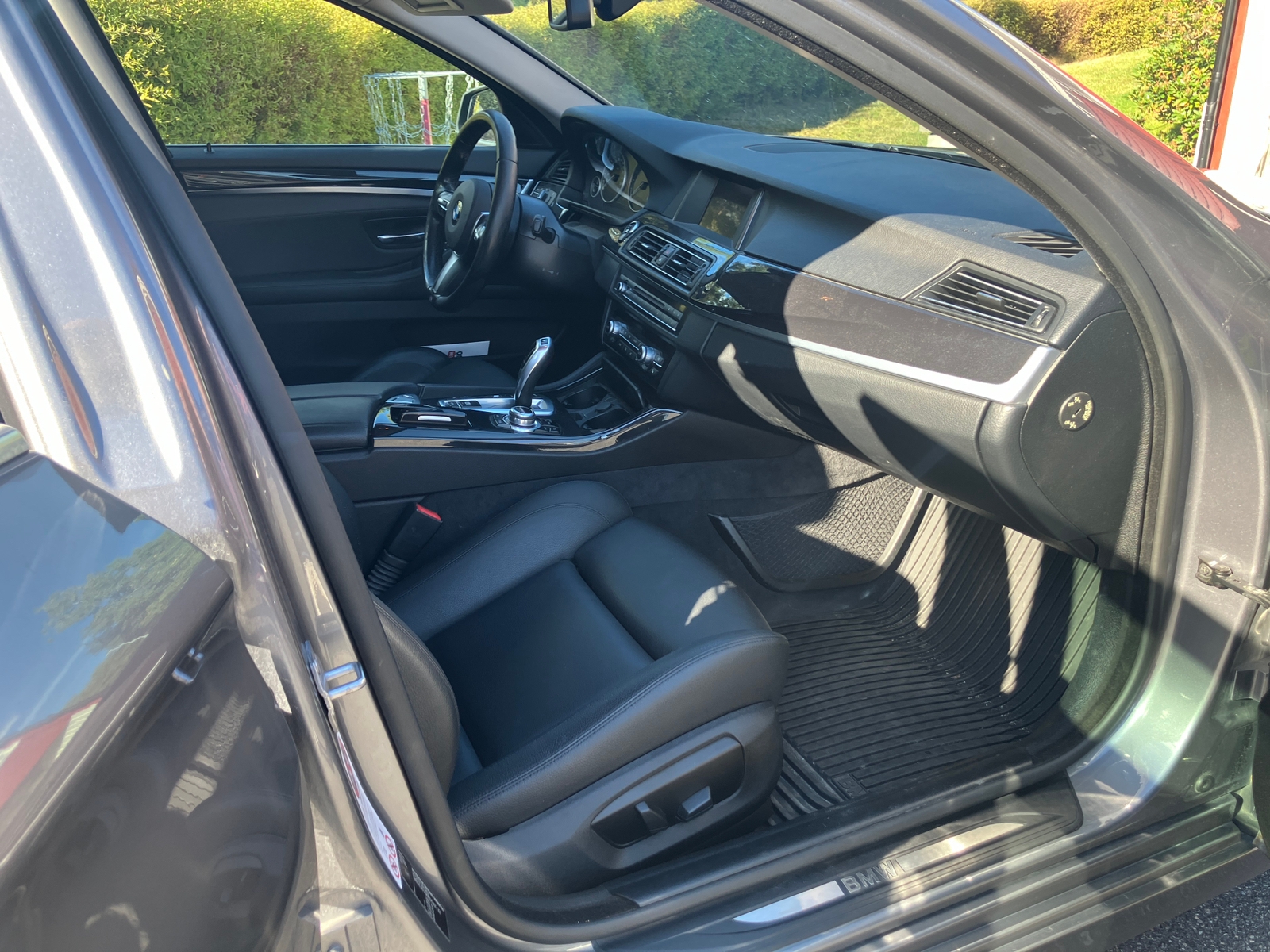 BMW 520 d xDrive Touring Steptronic 2014, photo 2/10