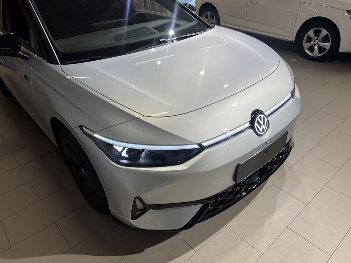 Volkswagen ID.7 GTX 340HK DRAG 2027, bild 3/10