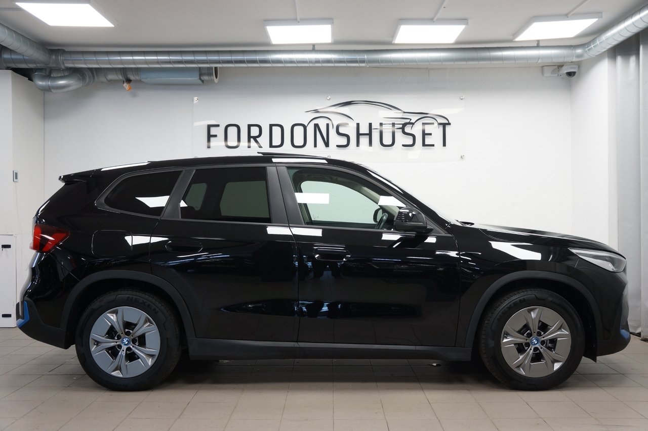 BMW iX1 xDRIVE30 306HK 2024, kuva 3/10