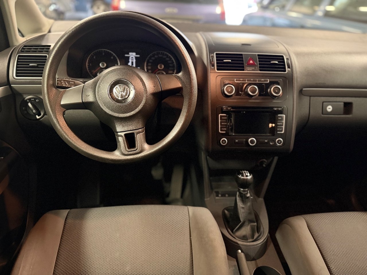 Volkswagen Touran 2011, bild 7/10