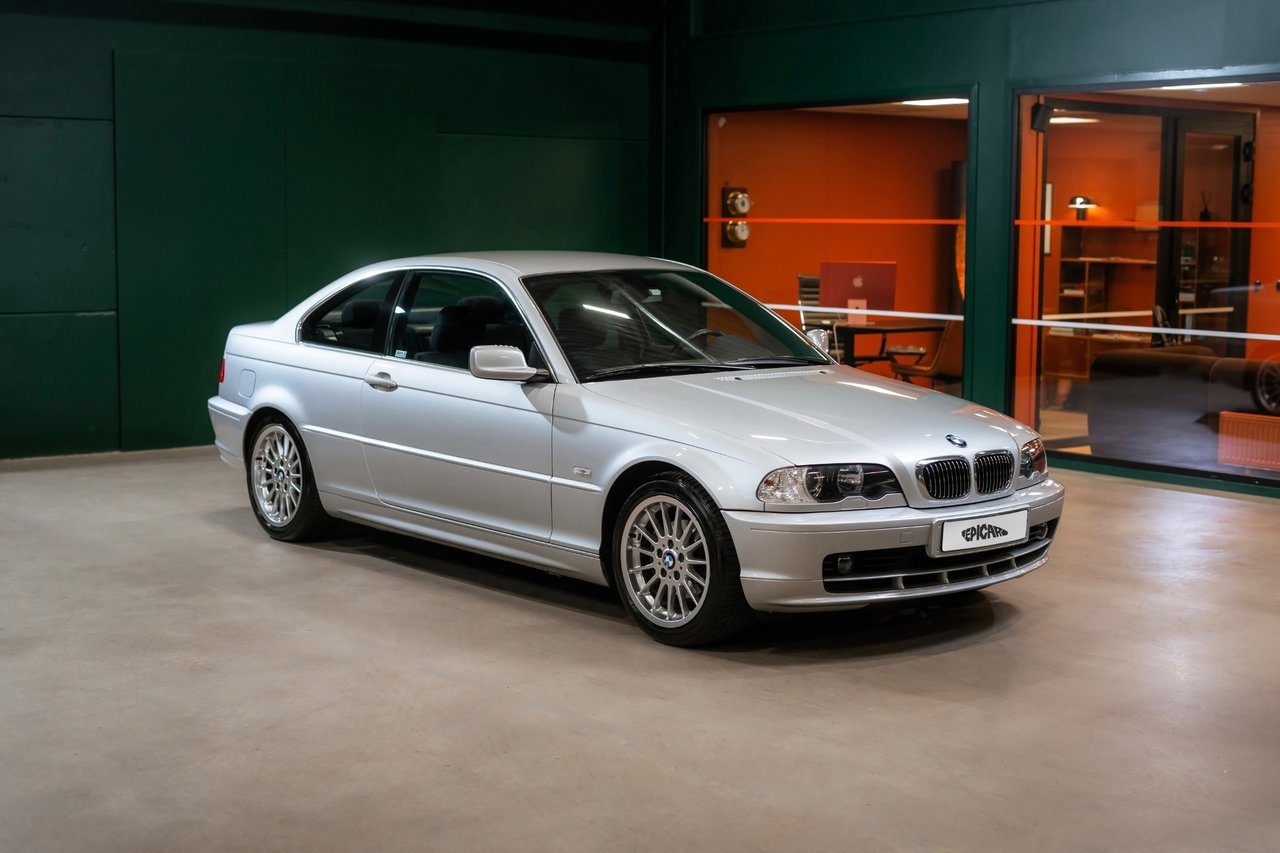 BMW 323
