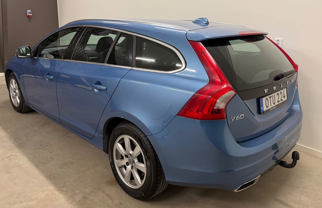Volvo V60 D4 Summum Business Edition 2015, bild 4/10