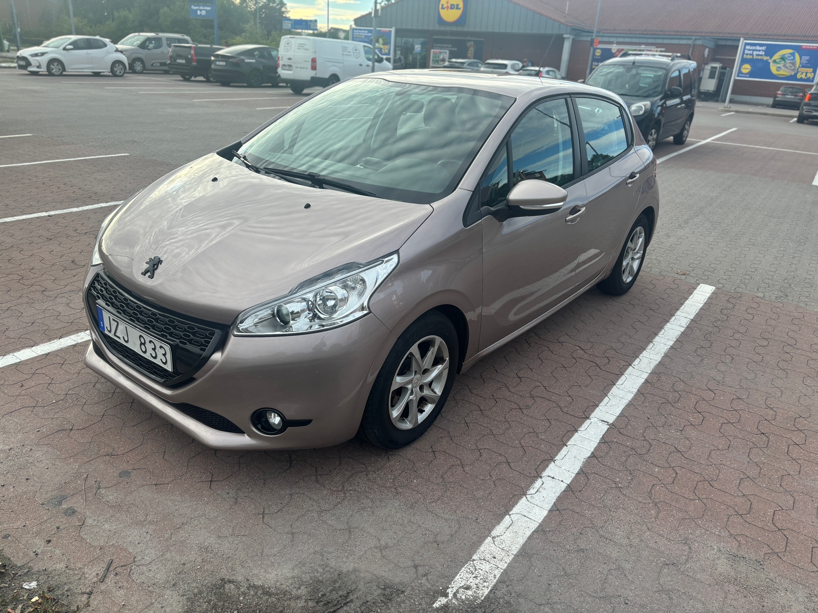 Peugeot 208 2012, bild 3/10
