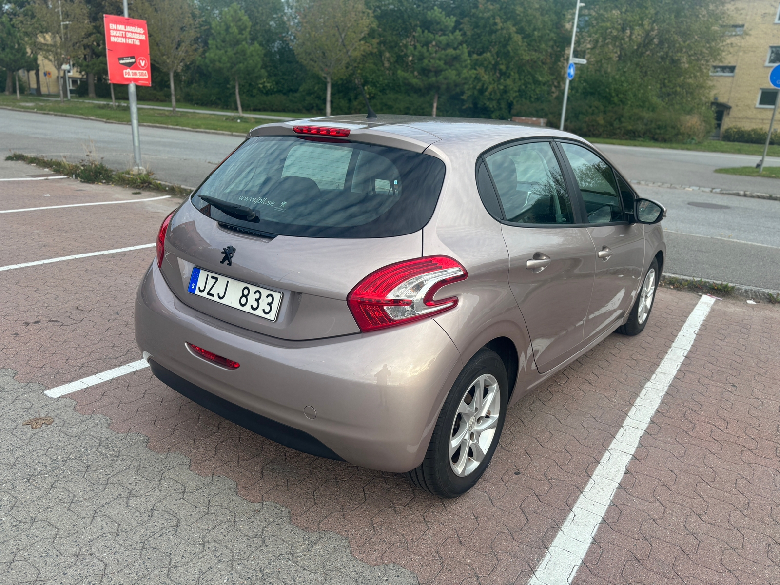 Peugeot 208 2012, bild 4/10