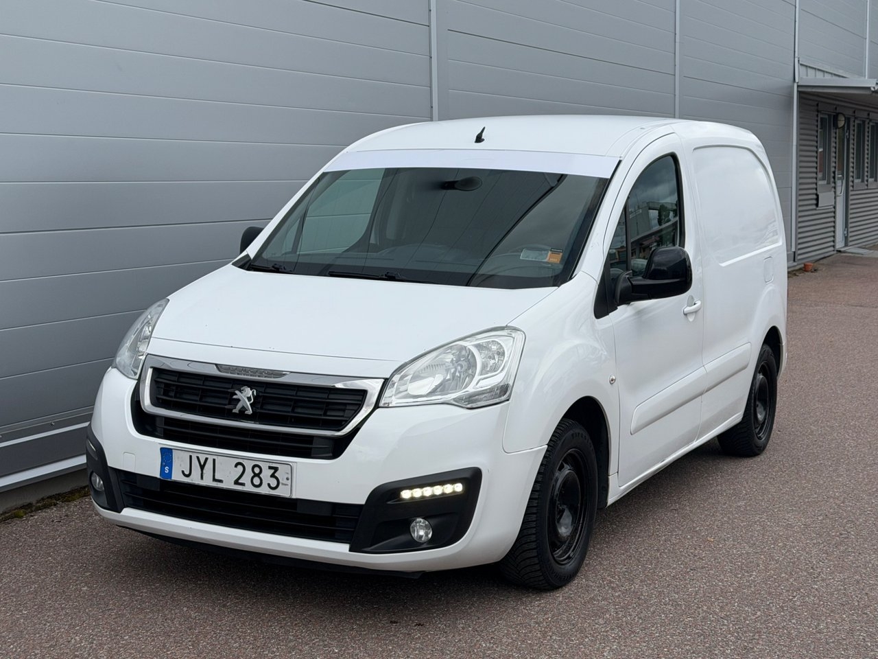Peugeot Partner Skåpbil 1.6 BlueHDi EGS 2015, bild 2/10