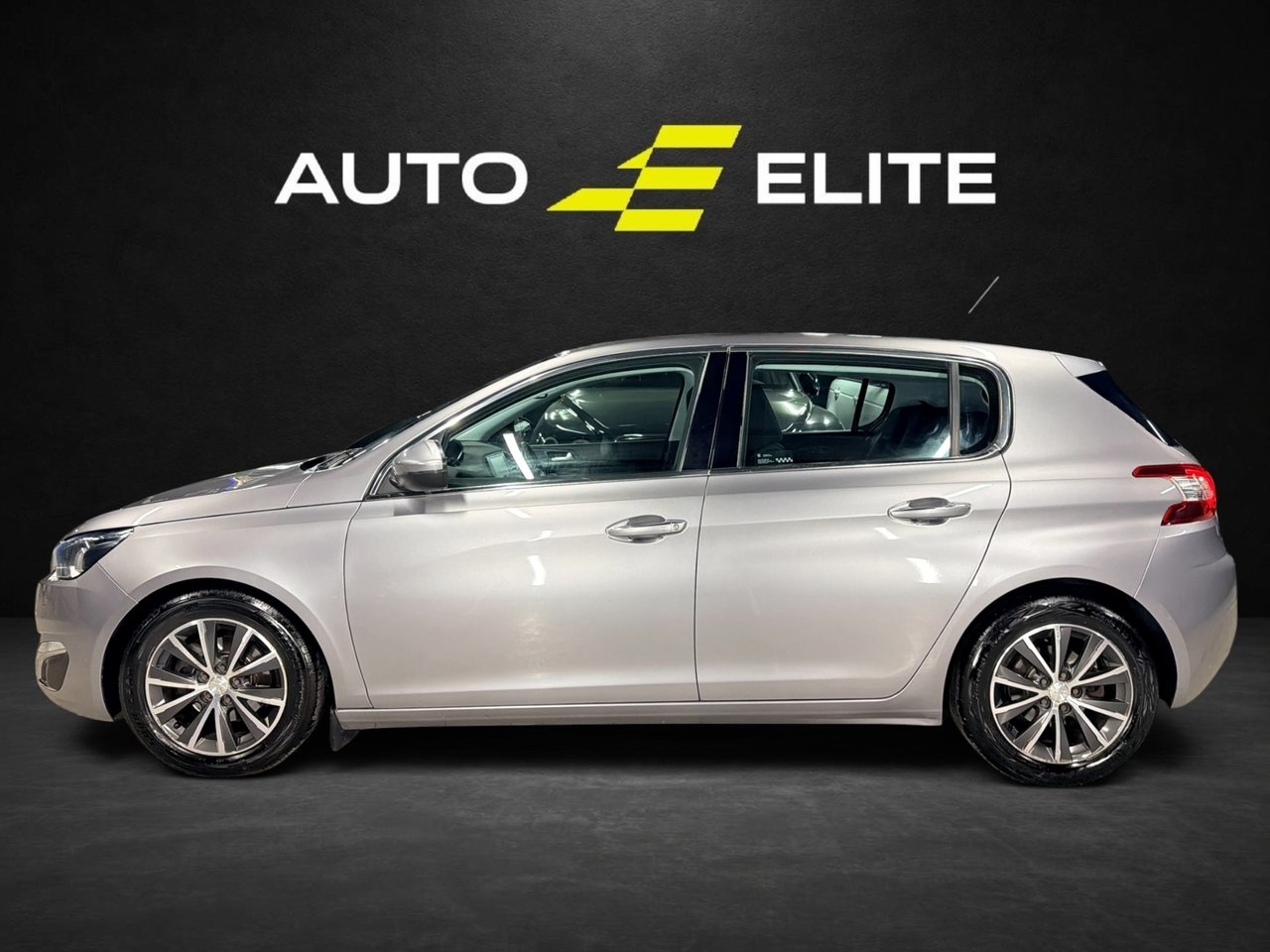 Peugeot 308 1.2 2015, bild 2/10