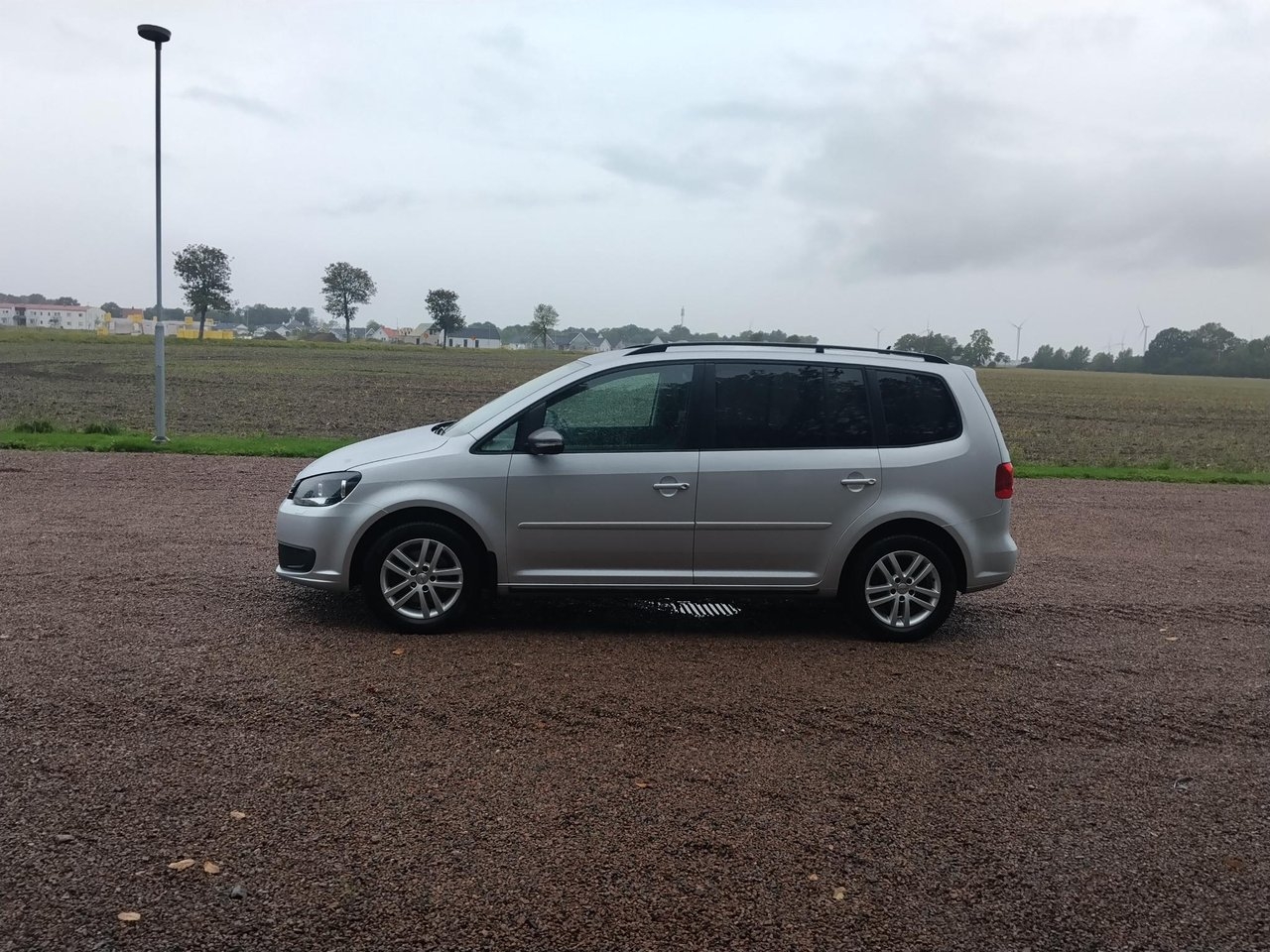 Volkswagen Touran 2014, bild 2/10