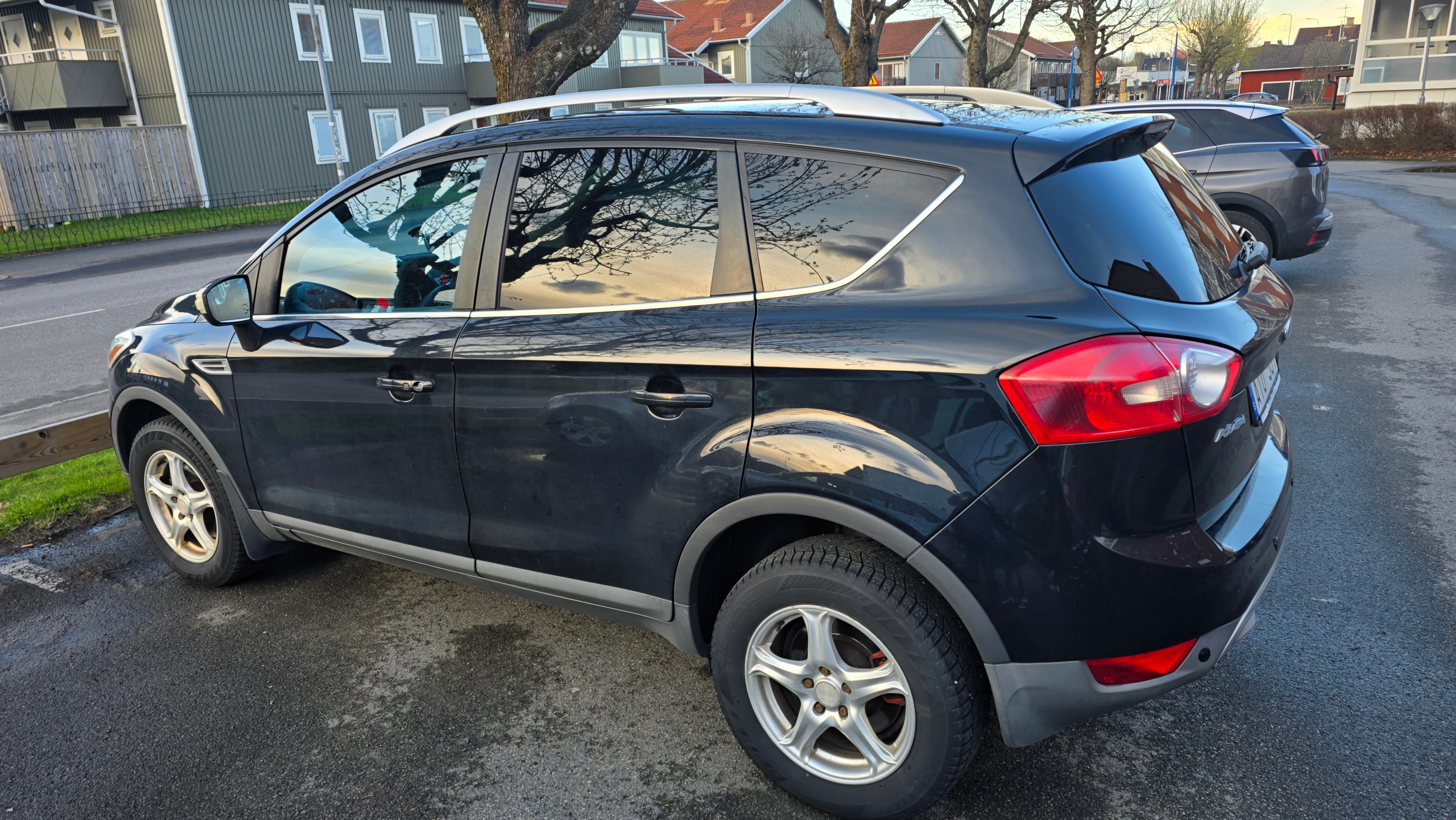 Ford Kuga 2.0 TDCi AWD Manuell 2010, bild 5/10