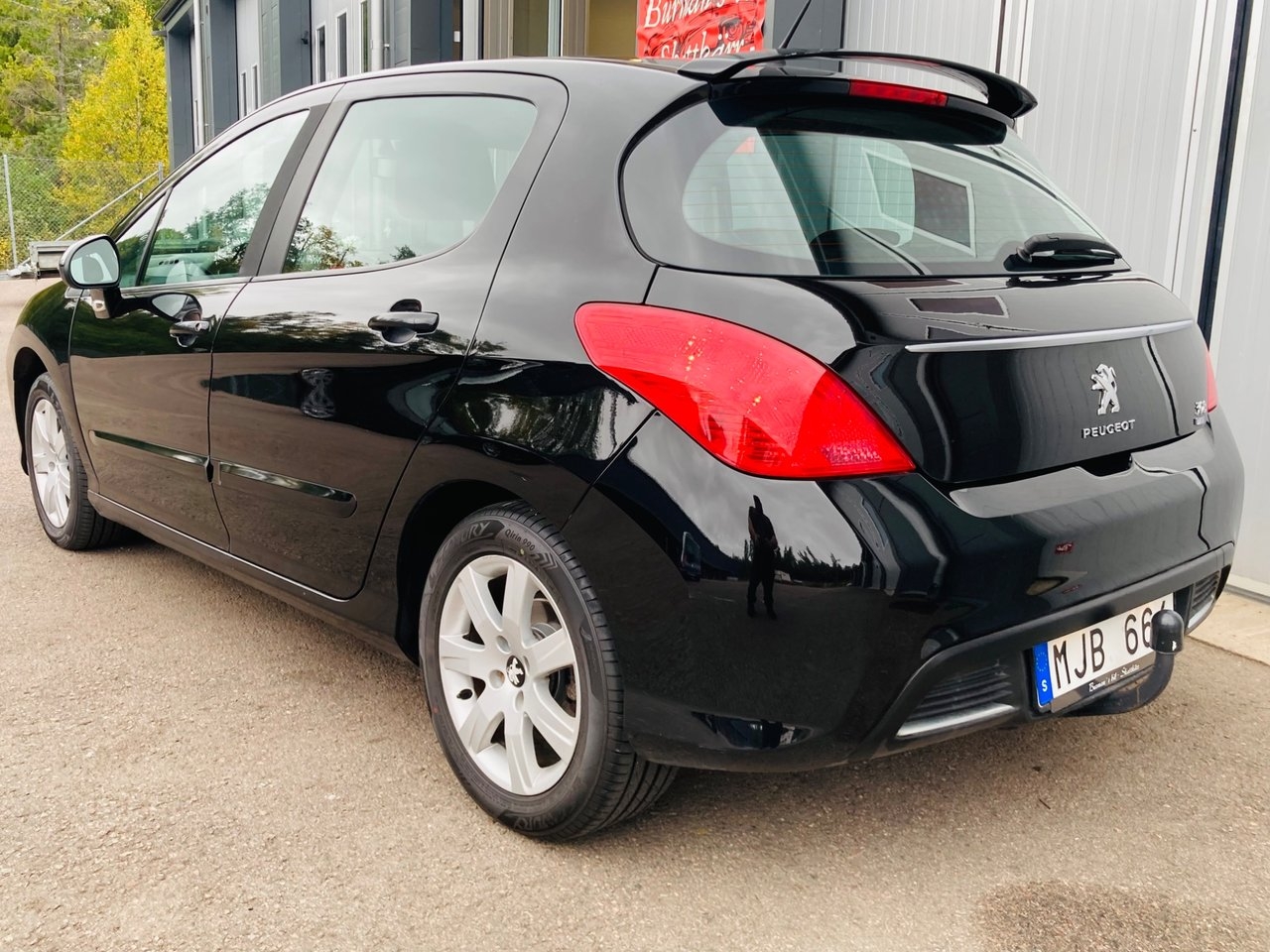 Peugeot 308 5-dörrar 1.6 HDi FAP Euro 5 2012, bild 2/7